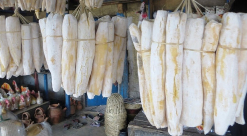 Peuyeum, oleh-oleh khas Bandung. Peuyeum, oleh-oleh khas Bandung.
