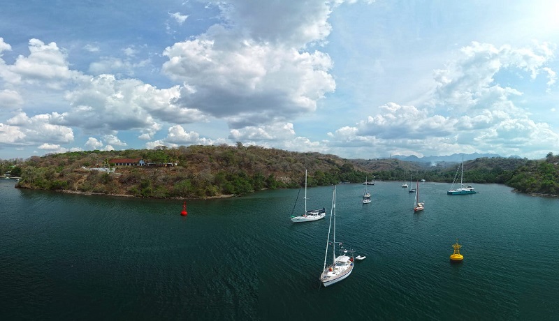 Keindahan Peraian Teluk Saleh Sumbawa ( Foto : Ardiansyah 0 Keindahan Peraian Teluk Saleh Sumbawa ( Foto : Ardiansyah 0