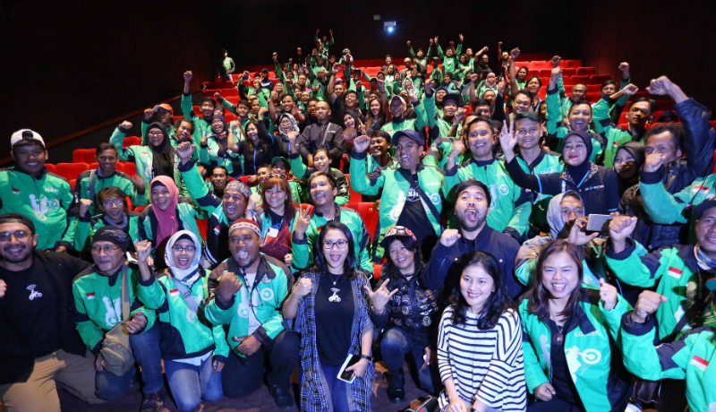 Ratusan sopir Ojek Online nobar film Keluarga Gemara (PR Gojek) Ratusan sopir Ojek Online nobar film Keluarga Gemara (PR Gojek)