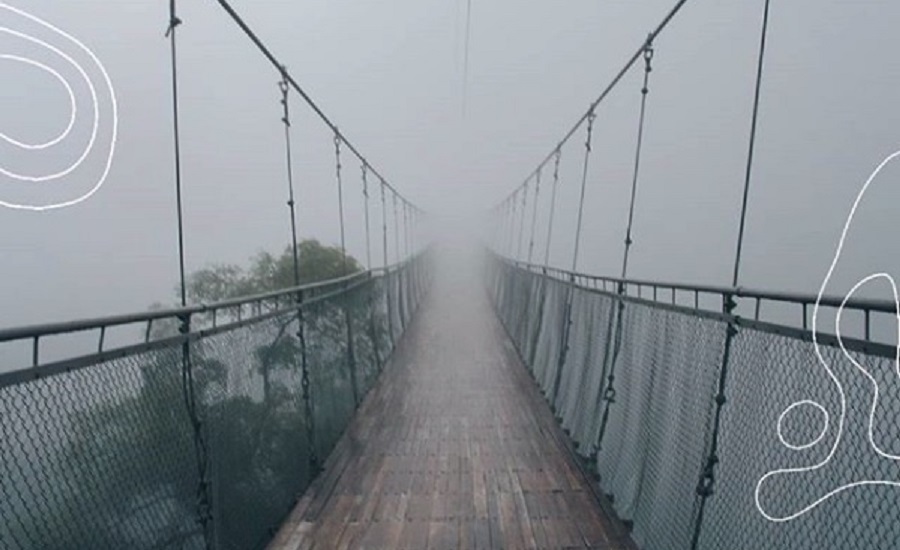 Situ Gunung tampak mistis dengan kabut si sekitarnya. (Foto: Instagam/situgunungsuspensionbridge) Situ Gunung tampak mistis dengan kabut si sekitarnya. (Foto: Instagam/situgunungsuspensionbridge)