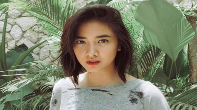 Nadya Arina berperan sebagai Sasthi dalam film “Pocong The Origin” (foto: Antara). Nadya Arina berperan sebagai Sasthi dalam film “Pocong The Origin” (foto: Antara).