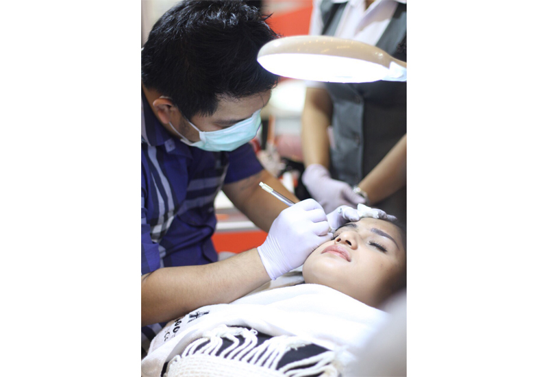 Proses pembuatan sulam alis (Dok. Ali Tatto Sulam) Proses pembuatan sulam alis (Dok. Ali Tatto Sulam)
