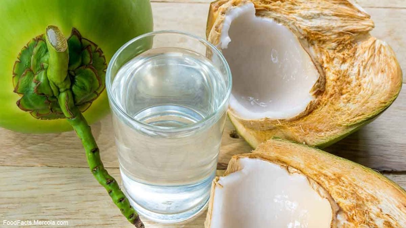 Air kelapa menjadi salah satu minuman alternatif pengganti kopi (foto: foodfacts.mercola.com) Air kelapa menjadi salah satu minuman alternatif pengganti kopi (foto: foodfacts.mercola.com)