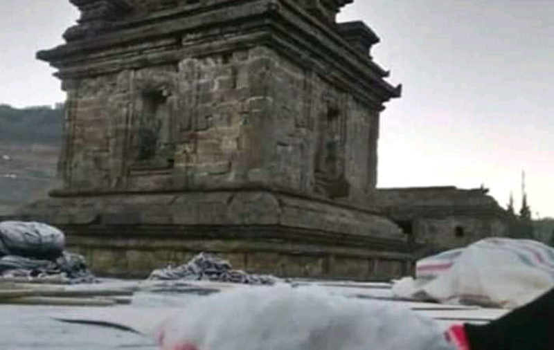 Suhu dataran tinggi Dieng tembus minus 11 derajat celsius pada Senin pagi, 24 Juni 2019 (foto: Istimewa) Suhu dataran tinggi Dieng tembus minus 11 derajat celsius pada Senin pagi, 24 Juni 2019 (foto: Istimewa)