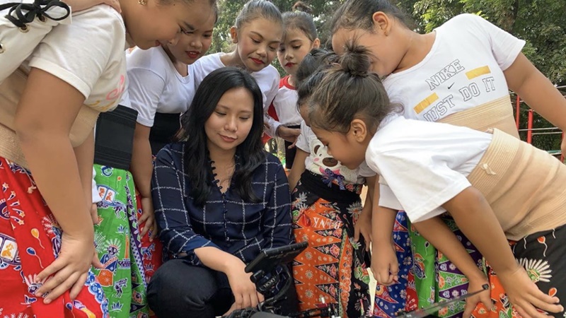 Livi Zheng mengemukakan keinginannya membuat film di sejumlah daerah, sekaligus untuk mengangkat potensi pariwisata Indonesia (foto: Annissa Nur Jannah) Livi Zheng mengemukakan keinginannya membuat film di sejumlah daerah, sekaligus untuk mengangkat potensi pariwisata Indonesia (foto: Annissa Nur Jannah)