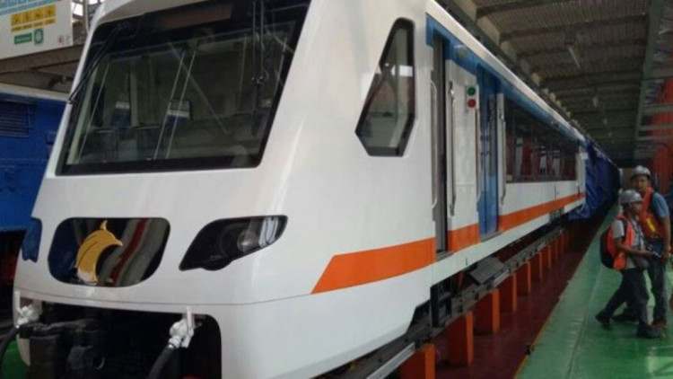 Kereta Bandara memberi diskon sepanjang Juli. (Foto: Tribunnews) Kereta Bandara memberi diskon sepanjang Juli. (Foto: Tribunnews)