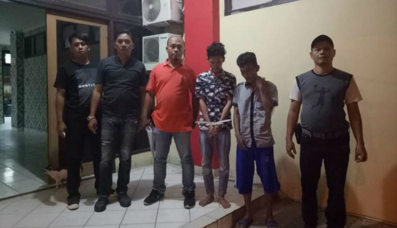 Dua pemuda Palembang ditangkap sebab modus pura-pura jadi korban begal demi menghindari angsuran motor (Foto : Kompas) Dua pemuda Palembang ditangkap sebab modus pura-pura jadi korban begal demi menghindari angsuran motor (Foto : Kompas)