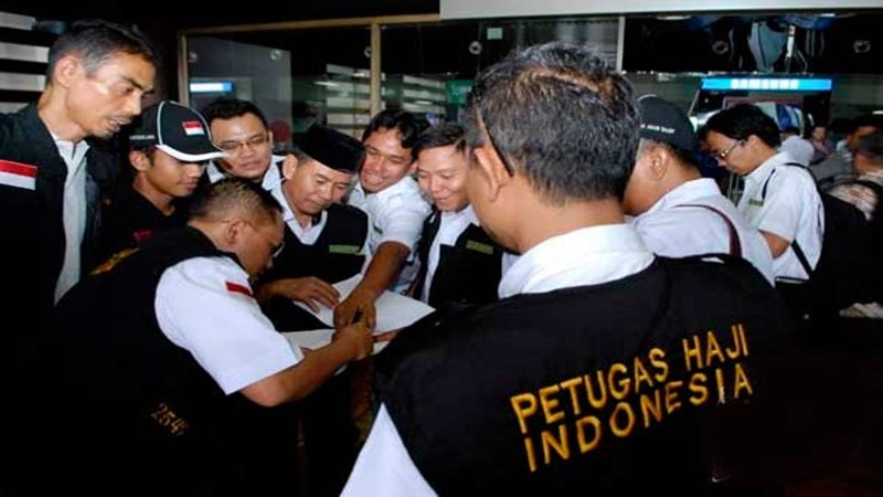 Petugas haji berangkat hari ini (4/7) ke Tanah Suci (foto: Antara) Petugas haji berangkat hari ini (4/7) ke Tanah Suci (foto: Antara)