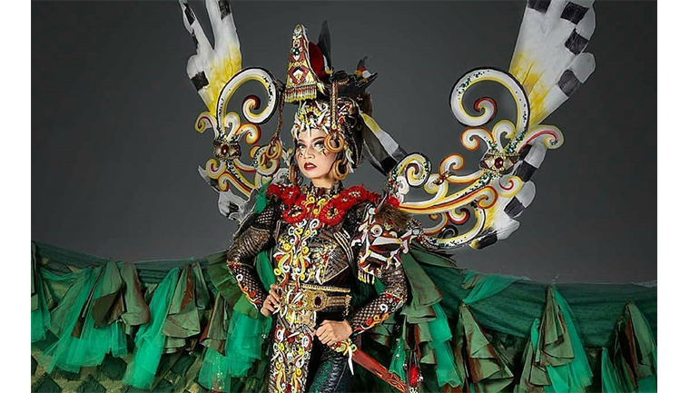 Salah satu busana di Jember Fashion Carnival. Salah satu busana di Jember Fashion Carnival.