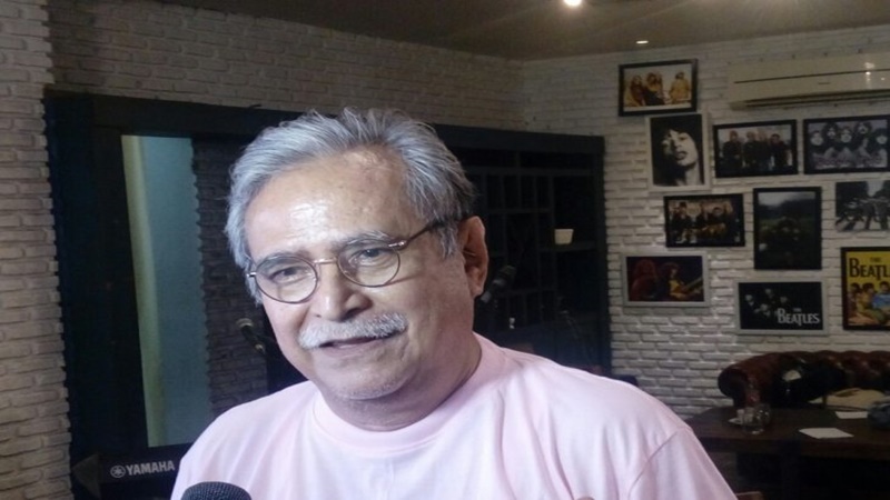 Aktor senior Slamet Rahardjo senang berburu produk kerajinan (foto: Antara) Aktor senior Slamet Rahardjo senang berburu produk kerajinan (foto: Antara)