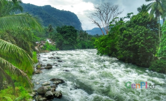 Jeram top 3 di dunia, Sungai Asahan, Toba Samosir, Sumatera Utara. Jeram top 3 di dunia, Sungai Asahan, Toba Samosir, Sumatera Utara.