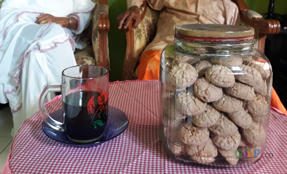 Kue bangket siap disajikan untuk tamu yang datang berlebaran Kue bangket siap disajikan untuk tamu yang datang berlebaran