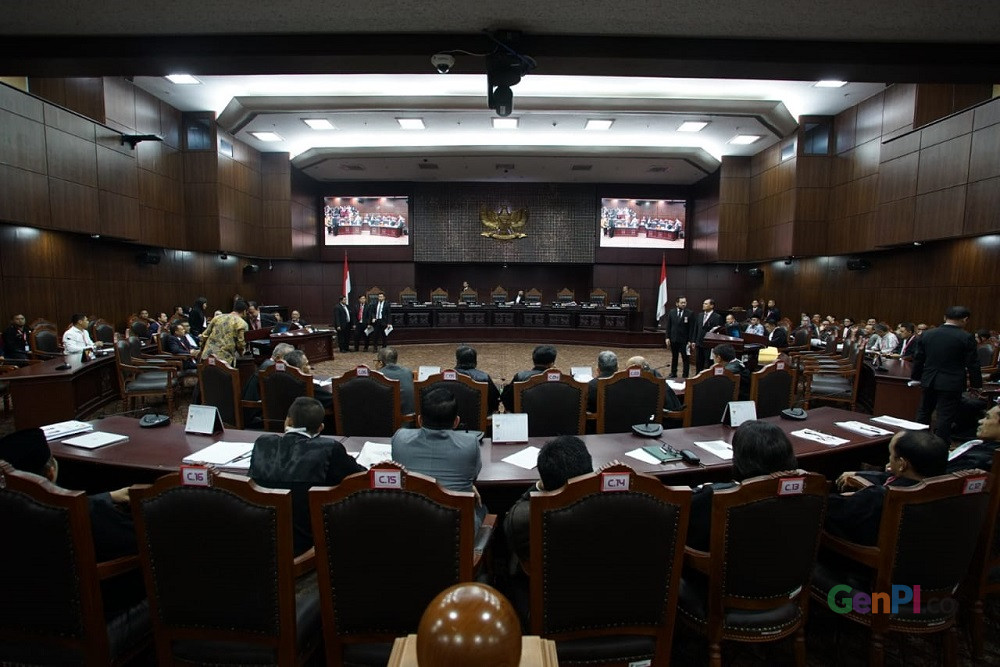 Sidang putusan sidang MK terkait sengketa pemilu 2019. Sidang putusan sidang MK terkait sengketa pemilu 2019.