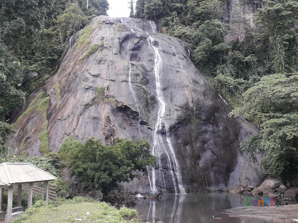 Pesona air terjun Tayokan di Paleleh Barat Kabupaten Buol, Sulawesi Tengah. Pesona air terjun Tayokan di Paleleh Barat Kabupaten Buol, Sulawesi Tengah.