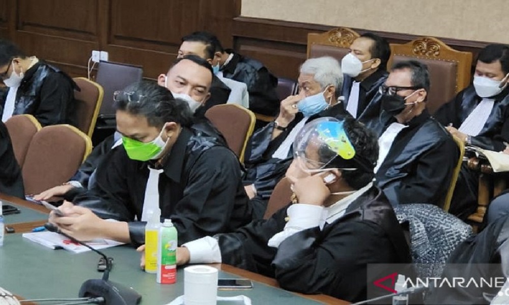 Hotman Paris saat mengikuti sidang kasus tindak pidana korupsi Jiwasryara di Pengadilan Tipikor Jakarta. FOTO: Antara Hotman Paris saat mengikuti sidang kasus tindak pidana korupsi Jiwasryara di Pengadilan Tipikor Jakarta. FOTO: Antara