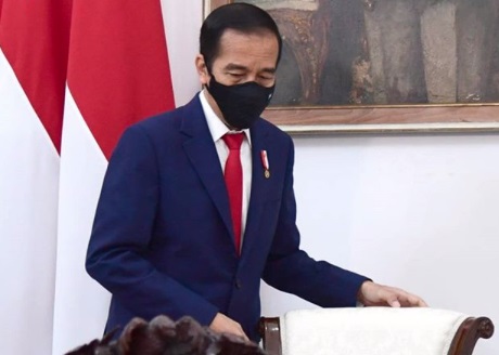 Presiden diminta pakar jangan baperan. (Foto: Instagram/jokowi) Presiden diminta pakar jangan baperan. (Foto: Instagram/jokowi)