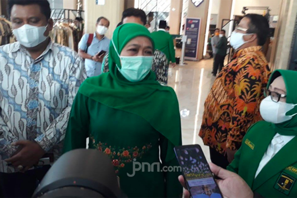 Gubernur Jawa Timur Khofifah Indar Parawansa. Foto: Arry Saputra/JPNN.com/GenPI.co Gubernur Jawa Timur Khofifah Indar Parawansa. Foto: Arry Saputra/JPNN.com/GenPI.co