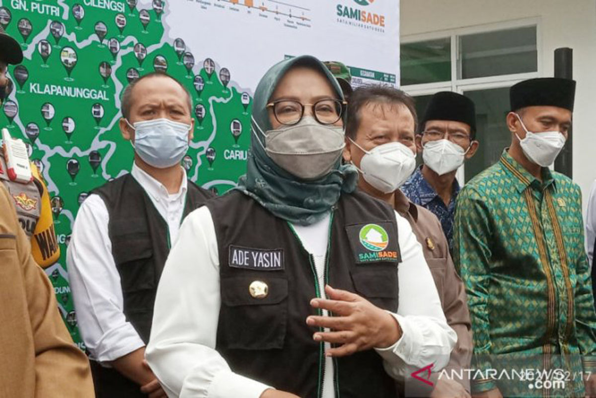 Bupati Bogor, Ade Yasin saat meluncurkan program Samisade di Cileungsi, Kabupaten Bogor, Jawa Barat. (ANTARA/M Fikri Setiawan). Bupati Bogor, Ade Yasin saat meluncurkan program Samisade di Cileungsi, Kabupaten Bogor, Jawa Barat. (ANTARA/M Fikri Setiawan).