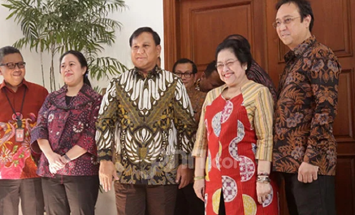 Pakar Hukum: Jika 7 Tokoh Ini Sepakat, Jokowi 3 Periode Bisa Gol (Foto: JPNN.com/GenPI.co) Pakar Hukum: Jika 7 Tokoh Ini Sepakat, Jokowi 3 Periode Bisa Gol (Foto: JPNN.com/GenPI.co)