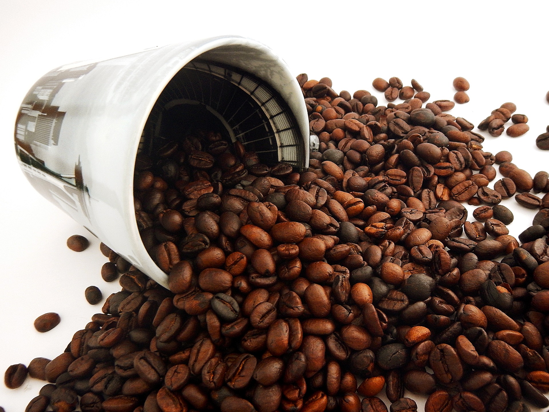 Dewasa ini, kopi sudah menjadi bagian dari gaya hidup, hal ini dapat dilihat dengan menjamurnya kafe dan restoran. (foto: pixabay) Dewasa ini, kopi sudah menjadi bagian dari gaya hidup, hal ini dapat dilihat dengan menjamurnya kafe dan restoran. (foto: pixabay)