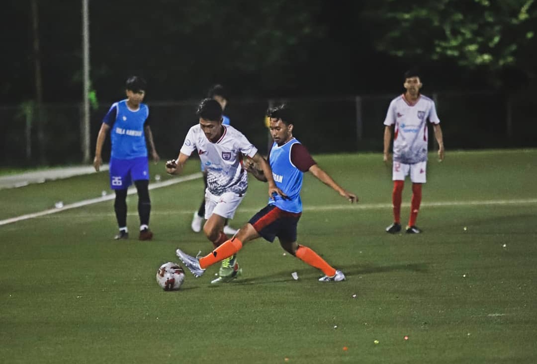 Komunitas bola kantoran. (foto: Instagram/GenPI.co) Komunitas bola kantoran. (foto: Instagram/GenPI.co)