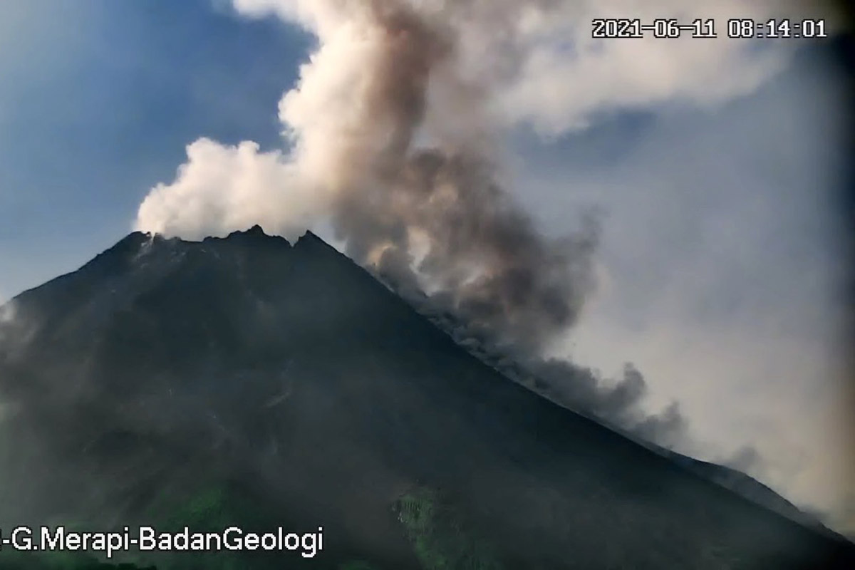 Ilustrasi – Aktivitas vulkanik awan panas Merapi pada Jumat (11/6). (Foto: Bpptkg) Ilustrasi – Aktivitas vulkanik awan panas Merapi pada Jumat (11/6). (Foto: Bpptkg)