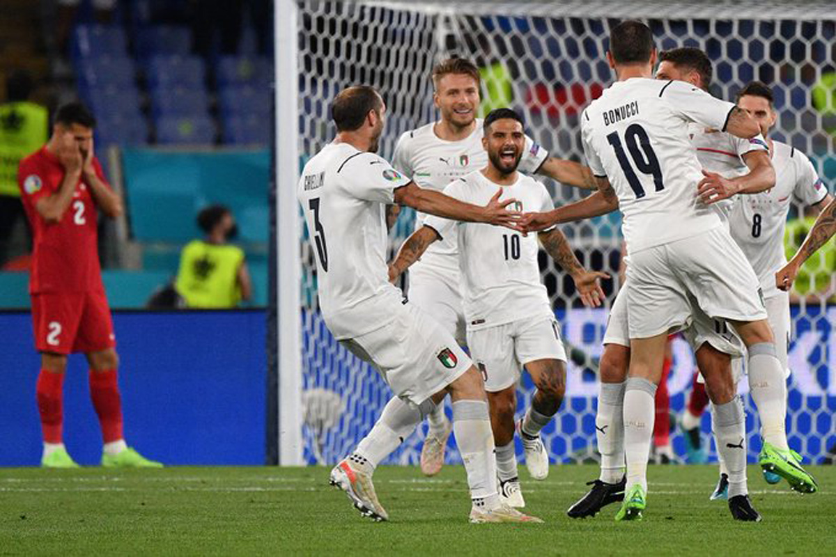 Timnas Italia mengalahkan Turki pada Piala Eropa 2020. Foto: Twitter/@Azzurri Timnas Italia mengalahkan Turki pada Piala Eropa 2020. Foto: Twitter/@Azzurri