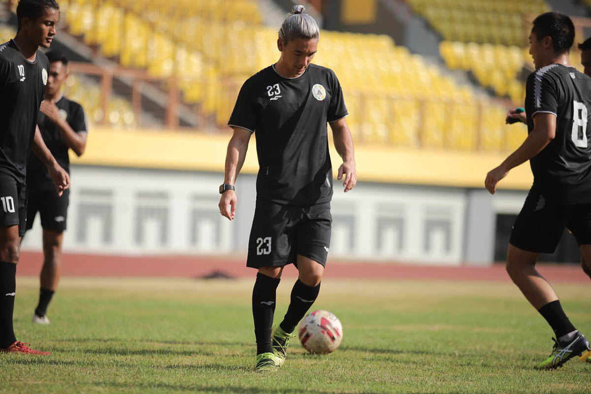 Pemain PSS Kim Jeffrey Kurniawan saat latihan bersama rekan-rekan timnya. (Foto: Media Officer PSS) Pemain PSS Kim Jeffrey Kurniawan saat latihan bersama rekan-rekan timnya. (Foto: Media Officer PSS)