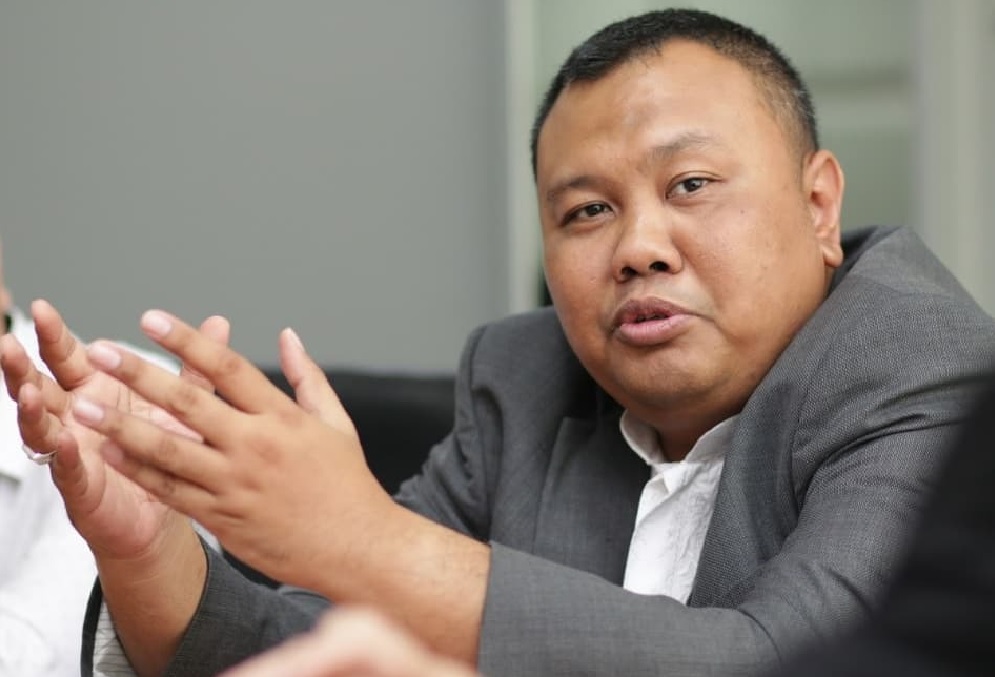 Pendiri Lembaga Survei KedaiKopi Bongkar Anies Baswedan, Ternyata - Pendiri KedaiKopi Hendri Satrio (Foto: Instagram/hendrisatrio) Pendiri Lembaga Survei KedaiKopi Bongkar Anies Baswedan, Ternyata - Pendiri KedaiKopi Hendri Satrio (Foto: Instagram/hendrisatrio)