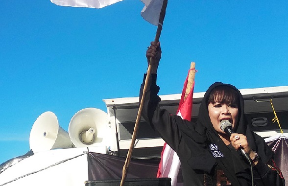 Politikus PDIP Berani Benar Sudutkan Rocky Gerung, Isinya Wow...- Politikus PDIP Dewi Tanjung (Foto: JPNN.com/GenPI.co) Politikus PDIP Berani Benar Sudutkan Rocky Gerung, Isinya Wow...- Politikus PDIP Dewi Tanjung (Foto: JPNN.com/GenPI.co)