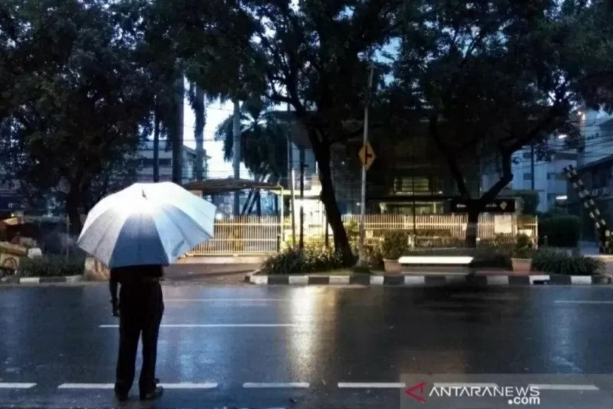 Sejumlah provinsi berpotensi alami hujan lebat disertai kilat. (Foto: Antaranews) Sejumlah provinsi berpotensi alami hujan lebat disertai kilat. (Foto: Antaranews)