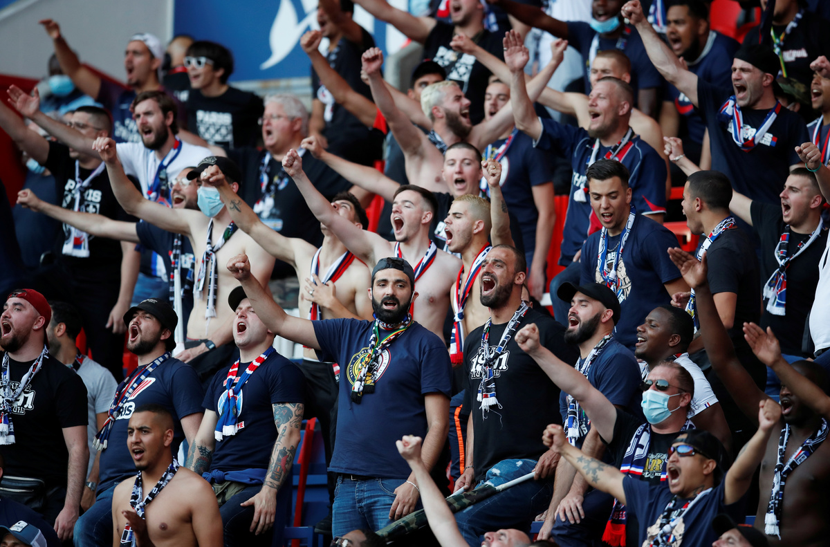 Benteng pertahanan Jerman hancur lebur usai Prancis berhasil meluluhlantakkannya dengan skor telak 3-0. (foto: Reuters) Benteng pertahanan Jerman hancur lebur usai Prancis berhasil meluluhlantakkannya dengan skor telak 3-0. (foto: Reuters)