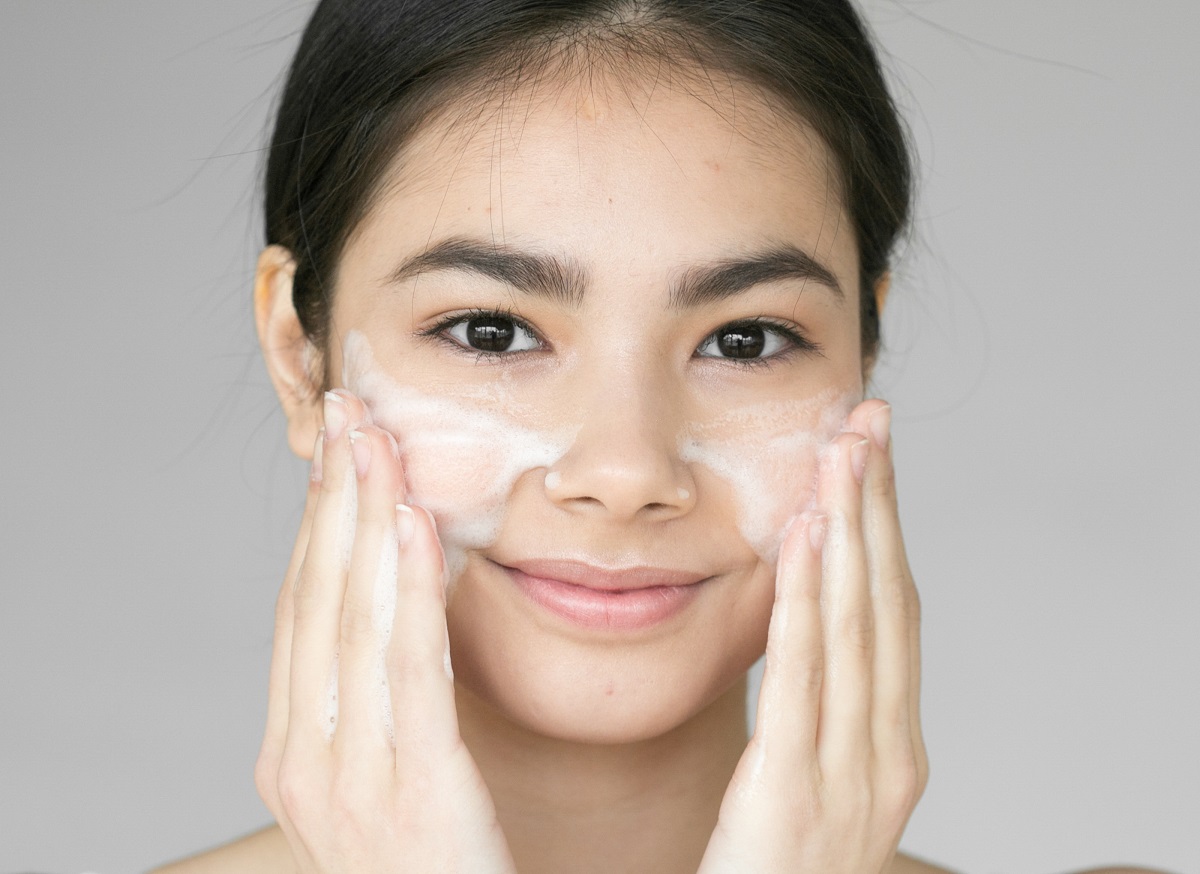 ilustrasi cuci muka. foto: envato elements ilustrasi cuci muka. foto: envato elements