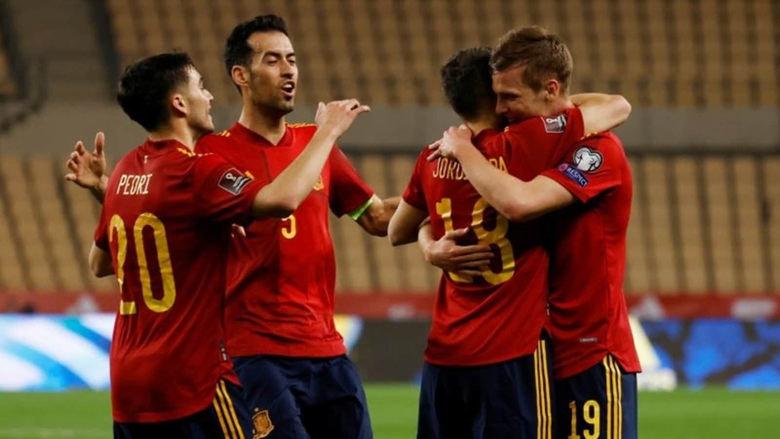 Pertandingan Piala Eropa 2020 yang mempertemukan Spanyol vs Polandia dapat disaksikan secara langsung via link live streaming berikut ini. (foto: Reuters) Pertandingan Piala Eropa 2020 yang mempertemukan Spanyol vs Polandia dapat disaksikan secara langsung via link live streaming berikut ini. (foto: Reuters)