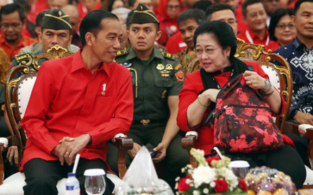 Presiden Jokowi dan Megawati Soekarnoputri (foto: JPNN) Presiden Jokowi dan Megawati Soekarnoputri (foto: JPNN)
