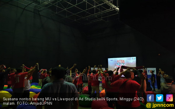 Ilustrasi - Nonton bareng. Foto: Amjad/JPNN.com Ilustrasi - Nonton bareng. Foto: Amjad/JPNN.com