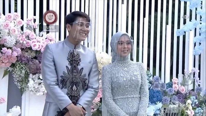 lamaran Lesty dan Rizky. Foto: YouTube Indosiar lamaran Lesty dan Rizky. Foto: YouTube Indosiar