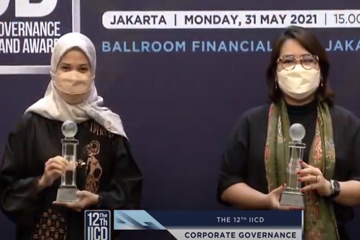 Penyerahan penghargaan pada XL Axiata dalam perhelatan The 12th IICD Corporate Governance Awards (foto: SC YouTube IICD Indonesia Official) Penyerahan penghargaan pada XL Axiata dalam perhelatan The 12th IICD Corporate Governance Awards (foto: SC YouTube IICD Indonesia Official)