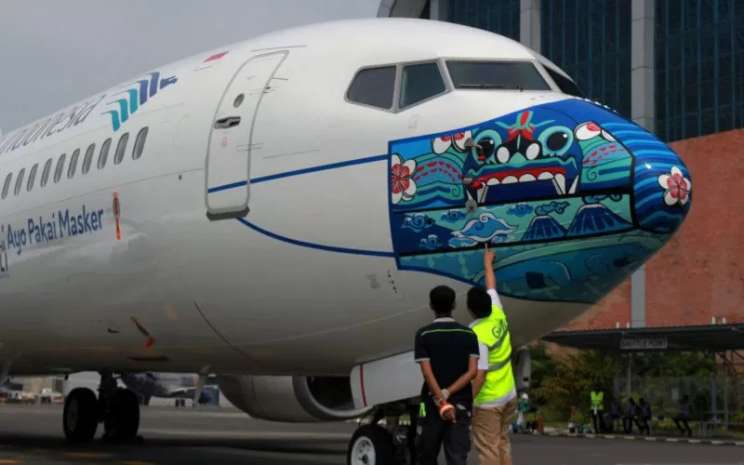 Dokumentasi pekerja melakukan pengecekan akhir pada bagian moncong pesawat di Hanggar GMF AeroAsia Bandara Soekarno Hatta, Tangerang, Banten. Foto: ANTARA Dokumentasi pekerja melakukan pengecekan akhir pada bagian moncong pesawat di Hanggar GMF AeroAsia Bandara Soekarno Hatta, Tangerang, Banten. Foto: ANTARA