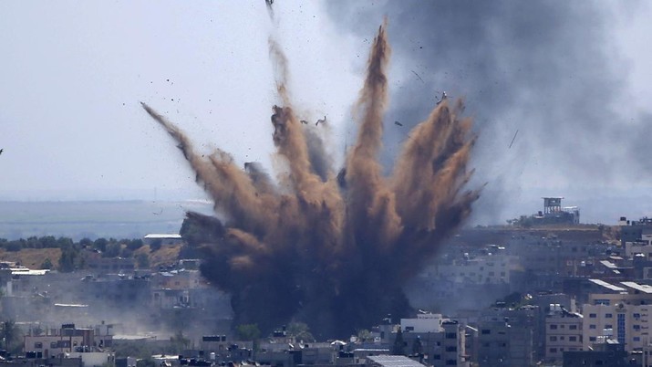 Foto: Serangan jet tempur Israel ke Gaza, 13 Mei 2021. (AP / Hatem Moussa) Foto: Serangan jet tempur Israel ke Gaza, 13 Mei 2021. (AP / Hatem Moussa)