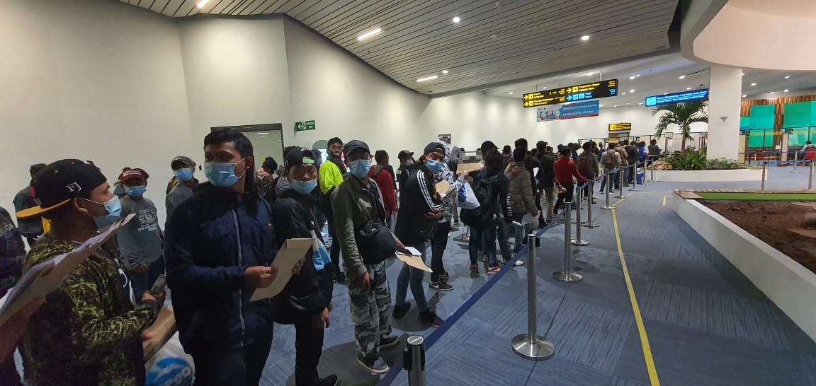 Kedatangan 172 ABK WNI yang tertahan kepulangannya dari Fiji. Foto: Kemenlu Kedatangan 172 ABK WNI yang tertahan kepulangannya dari Fiji. Foto: Kemenlu