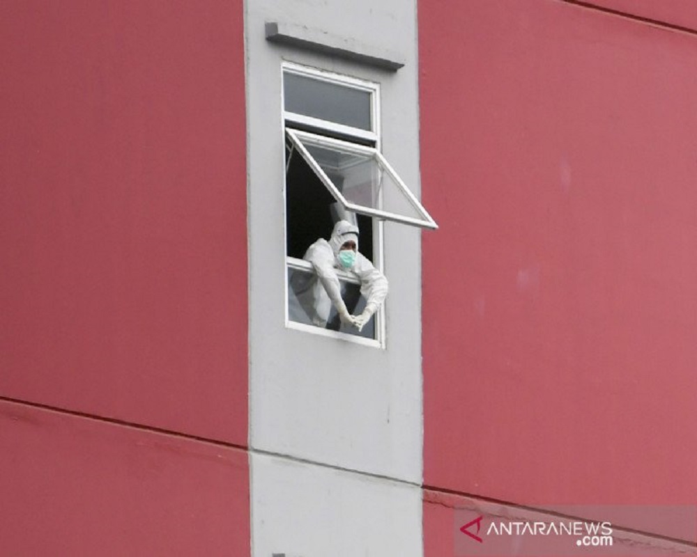 Petugas tenaga kesehatan di RS Wisma Atlet Jakarta. FOTO: Antara Petugas tenaga kesehatan di RS Wisma Atlet Jakarta. FOTO: Antara