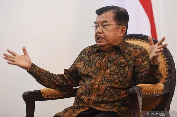 JK Curhat di Depan Erick Thohir, Akademisi: Bahaya Paling Nyata..(Foto: Antara) JK Curhat di Depan Erick Thohir, Akademisi: Bahaya Paling Nyata..(Foto: Antara)