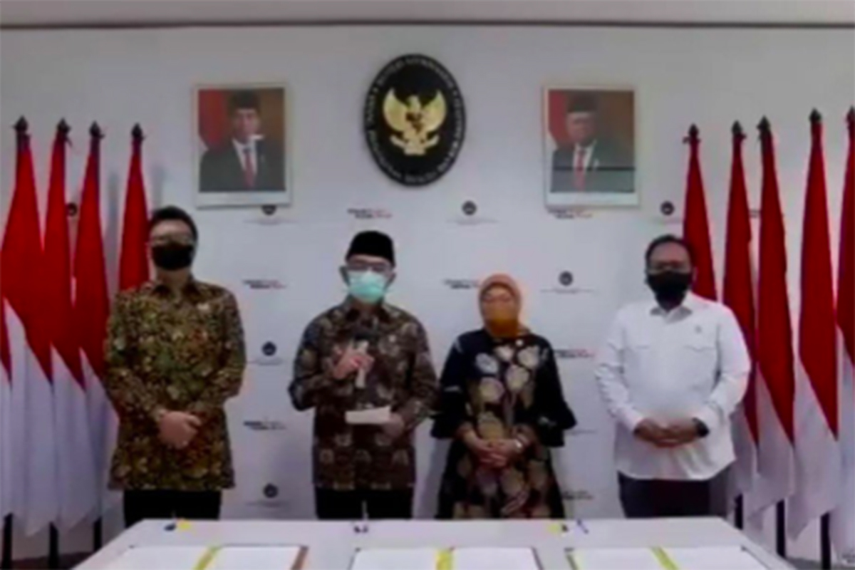 Menko PMK Muhadjir Effendy saat mengumumkan perubahan hari libur nasional dan peniadaan cuti bersama. Foto: Tangkapan zoom Menko PMK Muhadjir Effendy saat mengumumkan perubahan hari libur nasional dan peniadaan cuti bersama. Foto: Tangkapan zoom