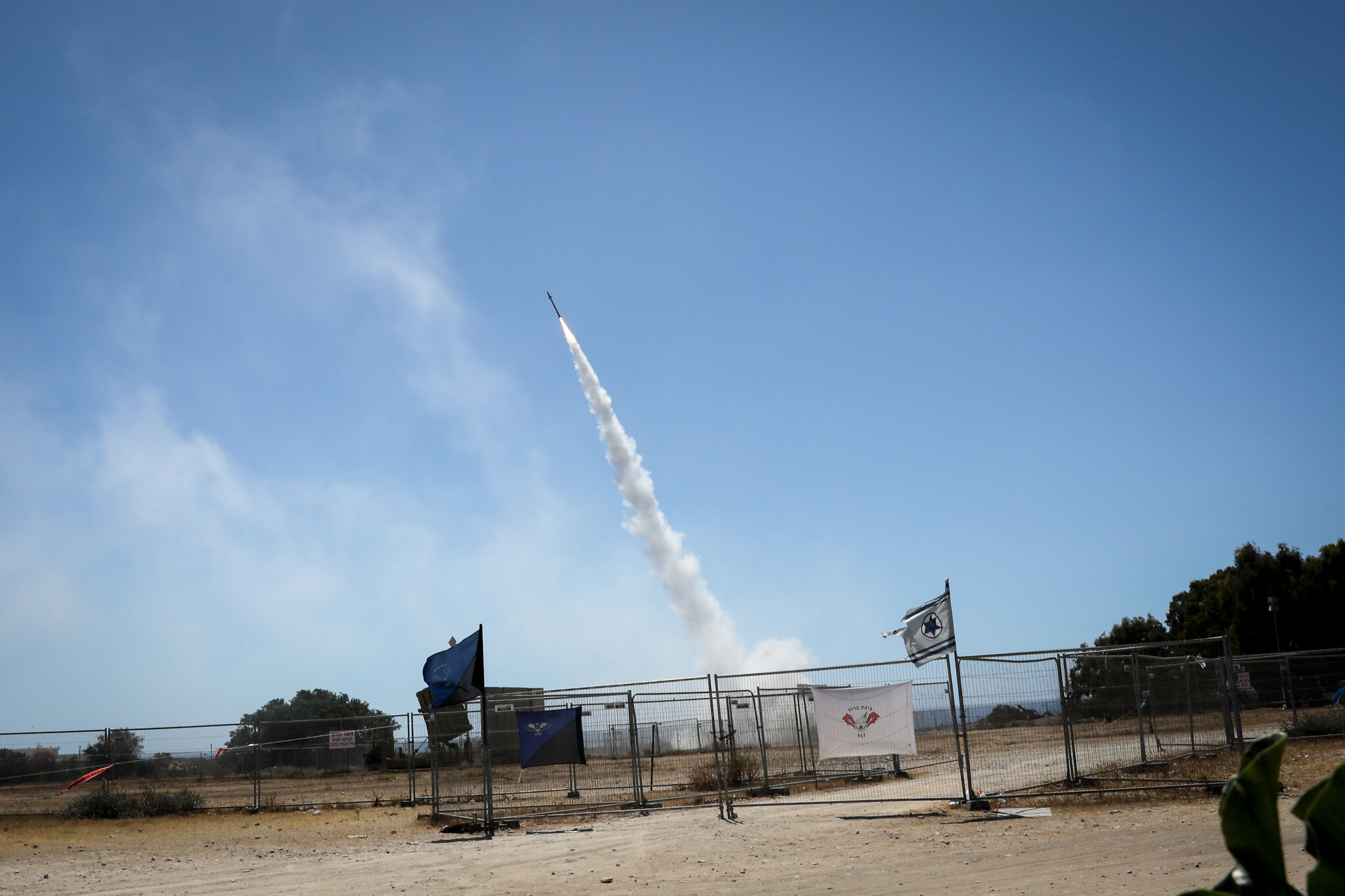 Rudal pencegat yang ditembakkan dari sistem pertahanan Iron Dome yang ditempatkan di Askhelon, israel, pada 19 Mei 2021 lalu. (Foto: Olivier Fitoussi/Flash90) Rudal pencegat yang ditembakkan dari sistem pertahanan Iron Dome yang ditempatkan di Askhelon, israel, pada 19 Mei 2021 lalu. (Foto: Olivier Fitoussi/Flash90)