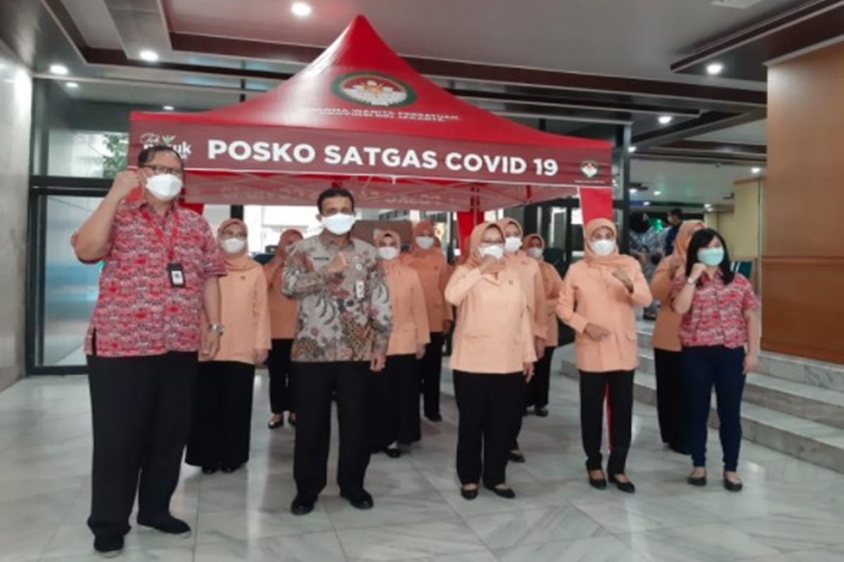 Mayora melalui produk Teh Pucuk Harum, mendukung langkah pemerintah dalam penanganan covid-19 (foto: Dok. Mayora) Mayora melalui produk Teh Pucuk Harum, mendukung langkah pemerintah dalam penanganan covid-19 (foto: Dok. Mayora)