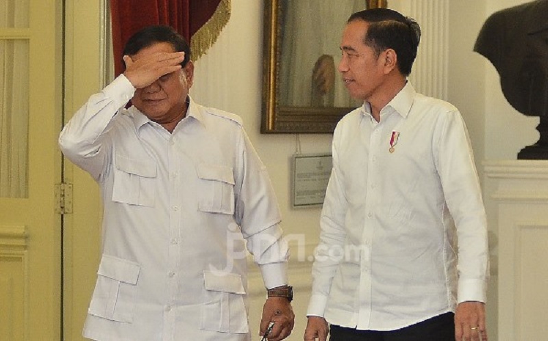 Presiden Joko Widodo (Jokowi) dan Menhan Prabowo (foto: Instagram Jokowi) Presiden Joko Widodo (Jokowi) dan Menhan Prabowo (foto: Instagram Jokowi)