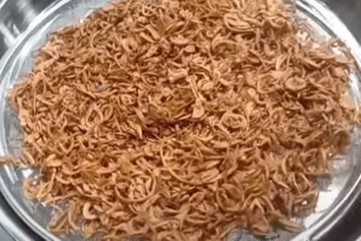 Bawang goreng (foto: SC YouTube Eddy Siswanto) Bawang goreng (foto: SC YouTube Eddy Siswanto)