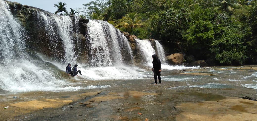 Curug Dengdeng di Kampung Cirerese, Desa Tawang, Kecamatan Pancatengah, Kabupaten Tasikmalaya. Foto: Ayotasik.com/Irpan Wahab Muslim. Curug Dengdeng di Kampung Cirerese, Desa Tawang, Kecamatan Pancatengah, Kabupaten Tasikmalaya. Foto: Ayotasik.com/Irpan Wahab Muslim.