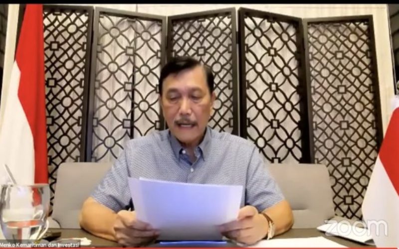 Menko Maritim dan Investasi Luhut Binsar Pandjaitan saat melakukan konferensi pers evaluasi PPKM Darurat Jawa-Bali, Sabtu (17/7/2021). Foto: tangkapan layar zoom meeting Menko Maritim dan Investasi Luhut Binsar Pandjaitan saat melakukan konferensi pers evaluasi PPKM Darurat Jawa-Bali, Sabtu (17/7/2021). Foto: tangkapan layar zoom meeting